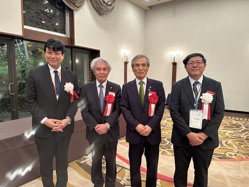 西尾総長・田中統括理事・中野・安田１.jpg